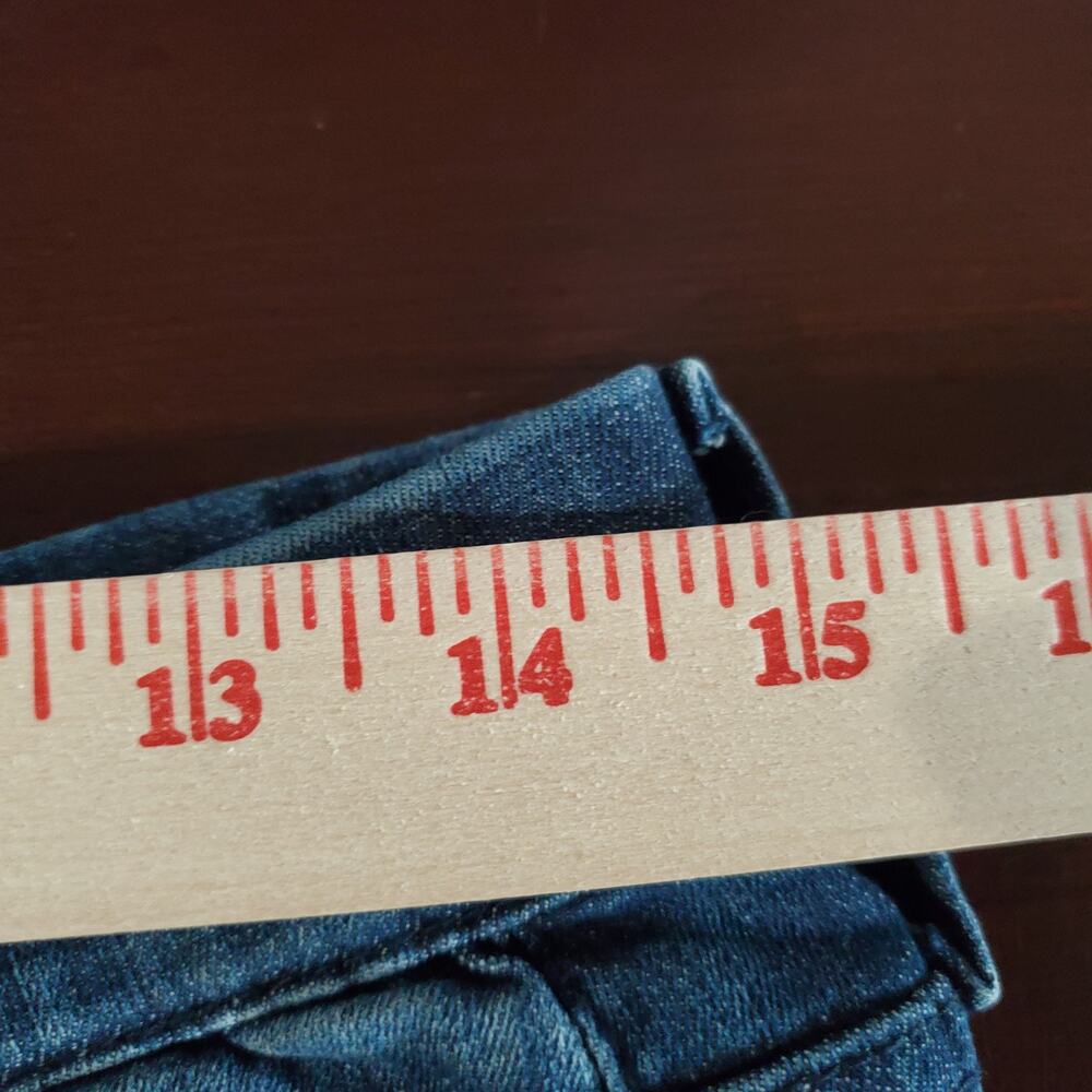 Judy Blue Dolphin Frayed Raw Hem Stretchy Denim Jean Shorts Size L Jorts Pockets - Picture 8 of 10